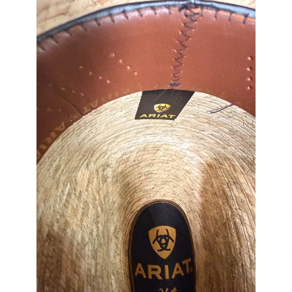 N/A ariat strawbcowboy