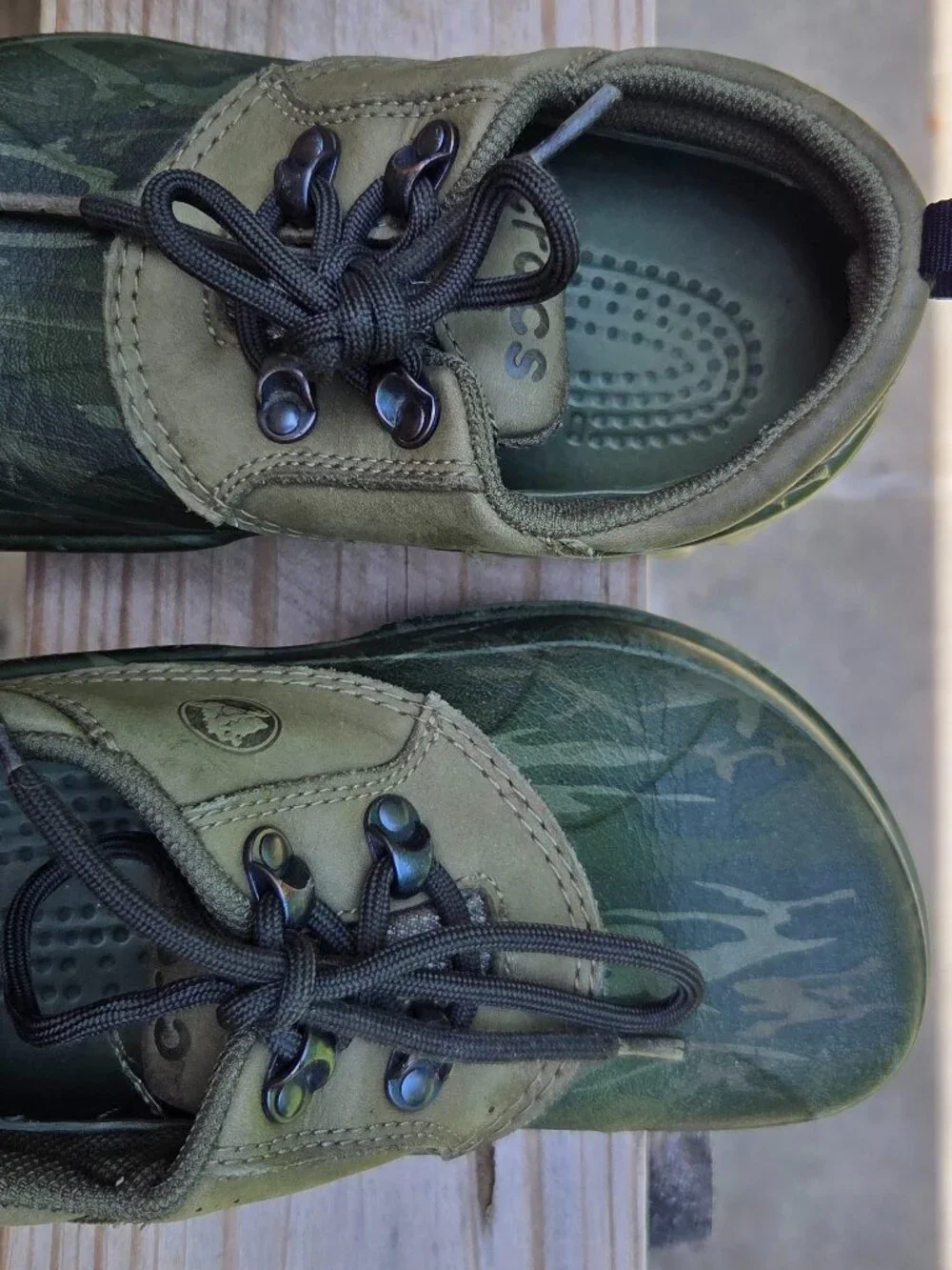 Crocs Camo Lace-Up Shoes – Kids Size Junior 2 (J2 / W4)