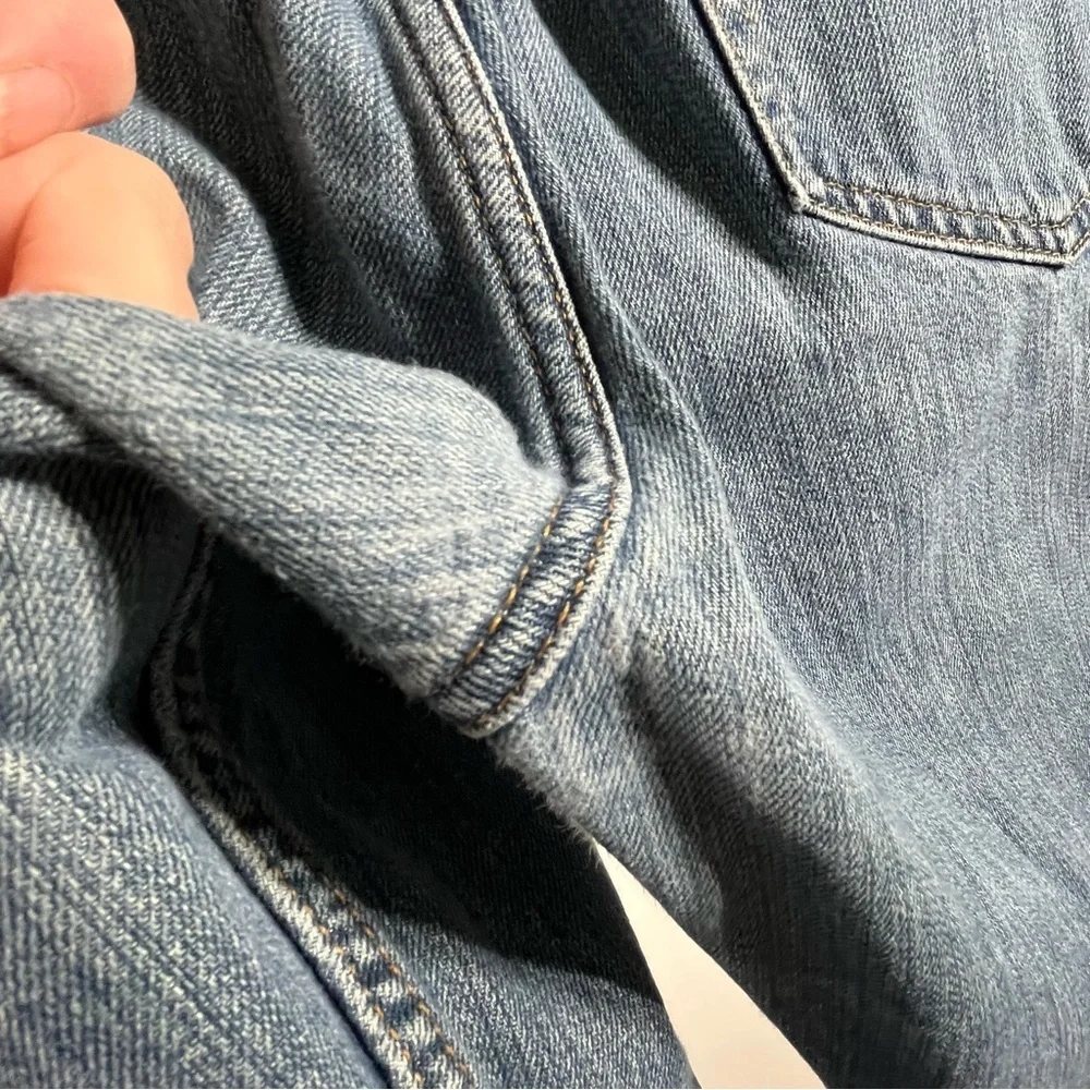 Levis this great