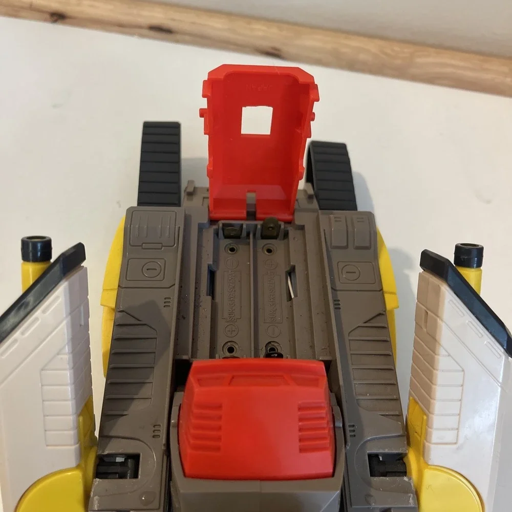 Hasbro compartments clean