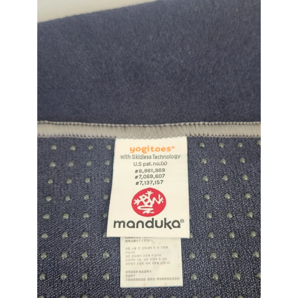 manduka yogitoes yoga