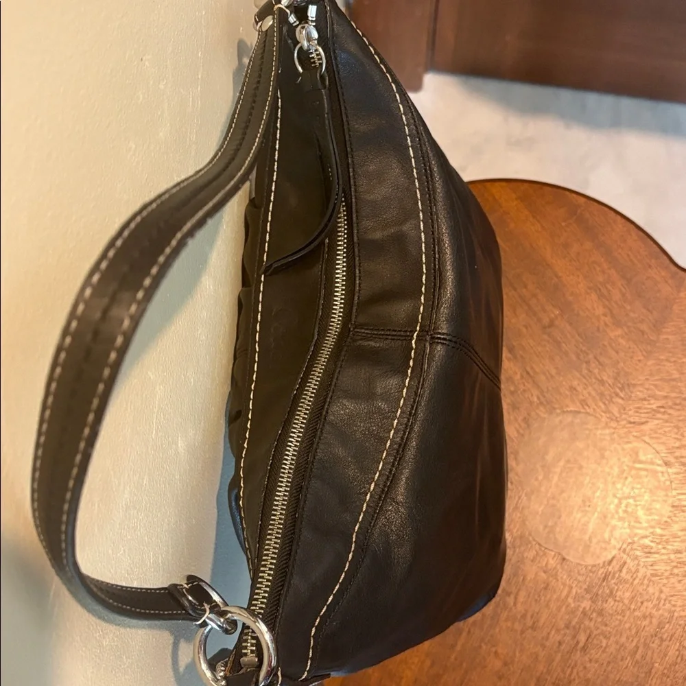 Coach  Vintage shoulder bag  F13764 Pleated front thick smooth leather black EUC