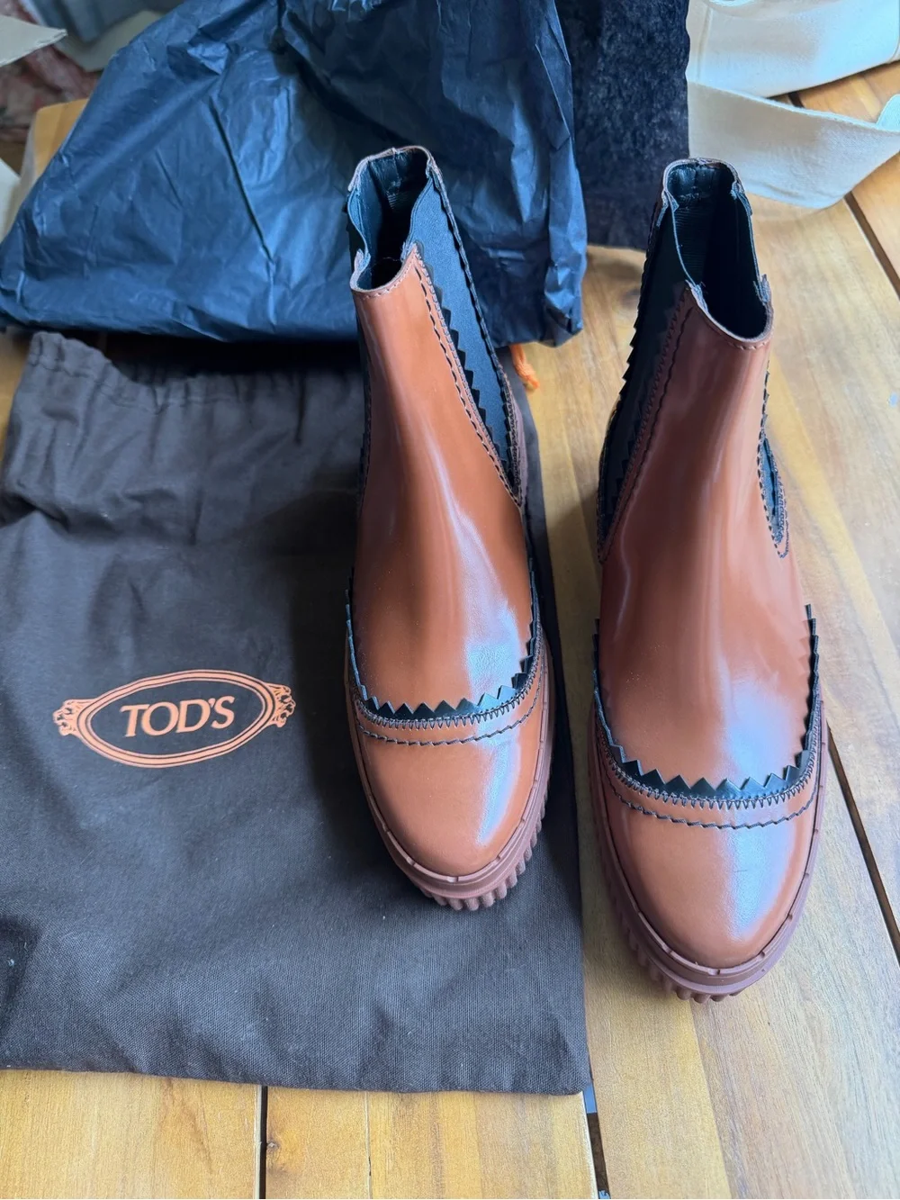 Tod's Women's Chestnut Brown Patent Leather Chelsea Booties