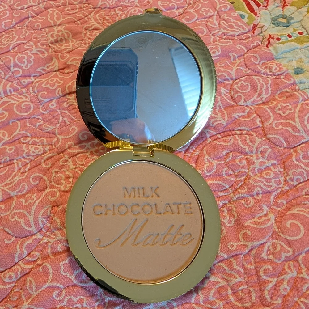 Too Faced ****shade milk