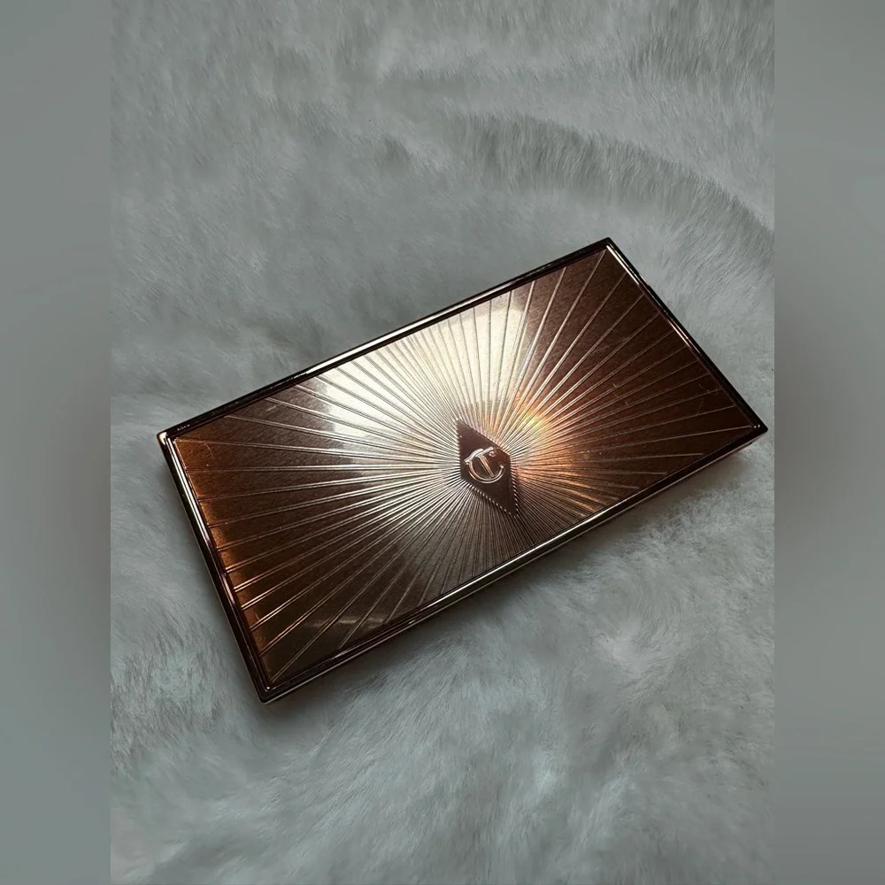 Charlotte Tilbury achieve flawless