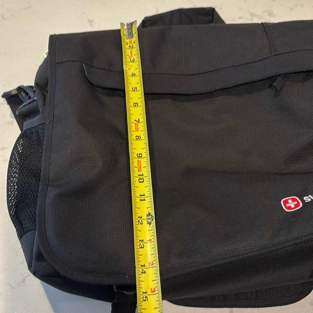 SwissGear laptop messenger