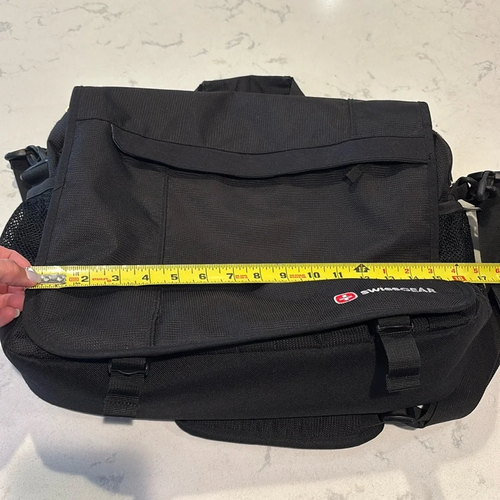 SwissGear laptop messenger