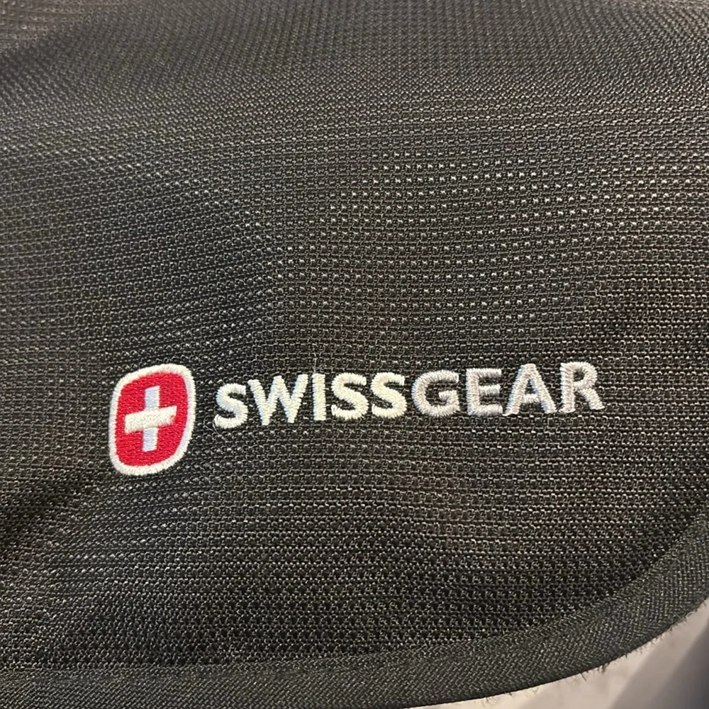 SwissGear laptop messenger