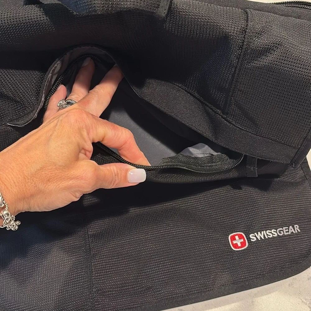 SwissGear laptop messenger