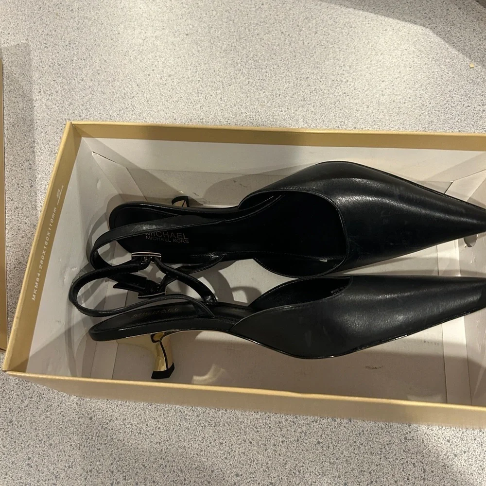 Michael Kors size box worn