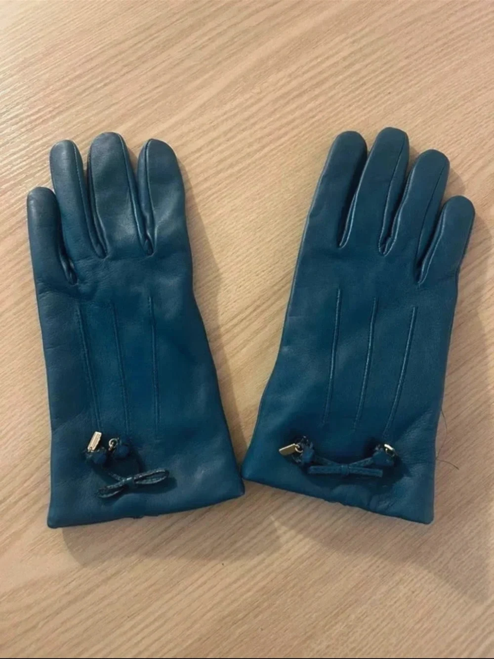 Coach Teal Leather Bow Accent Women's Gloves