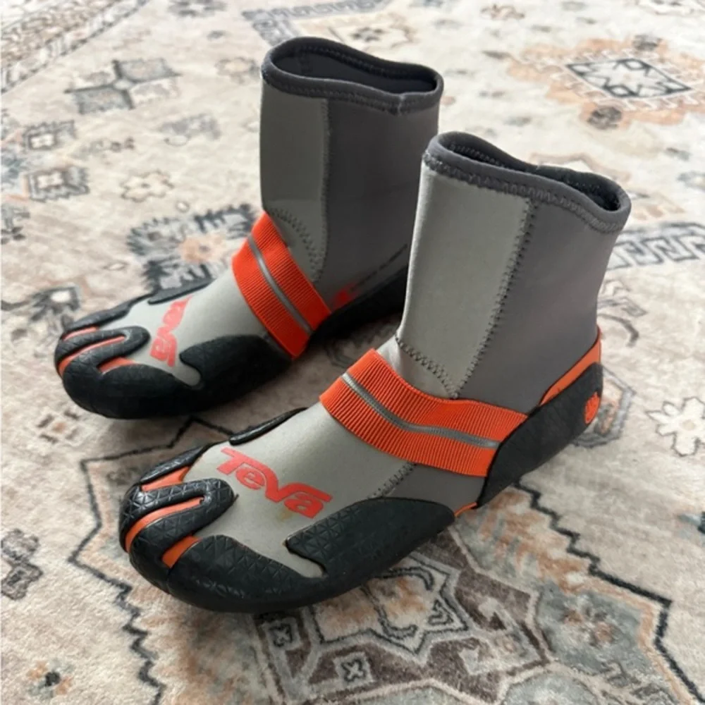 Teva P2 Technical Water Shoes - Kids Size 4 (Fits Women’s 6) - Grey‎ & Orange