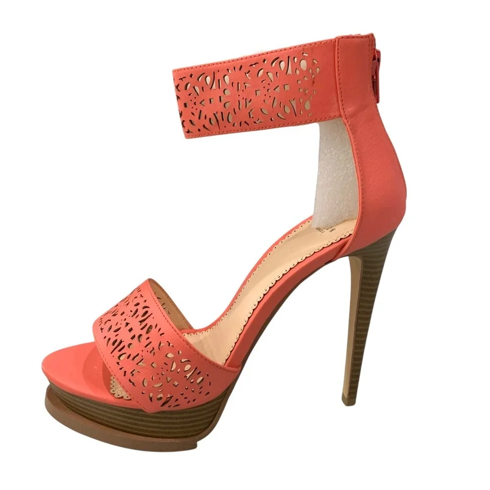 Madison by ShoeDazzle bold statement