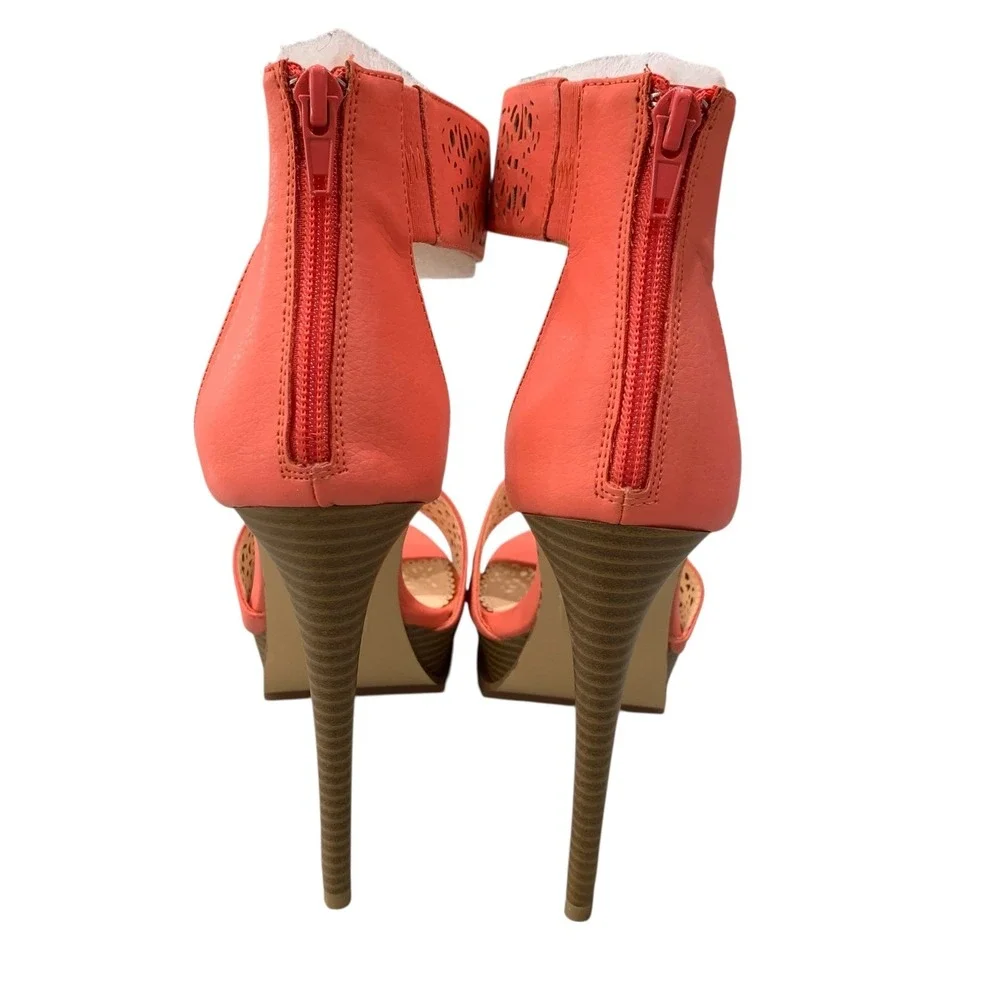 Madison by ShoeDazzle bold statement