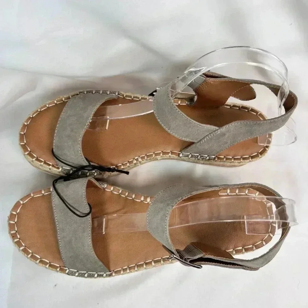 2/$30 Universal Thread Adea Wedge Size 11 Platform Sandal Casual Coastal Raffia