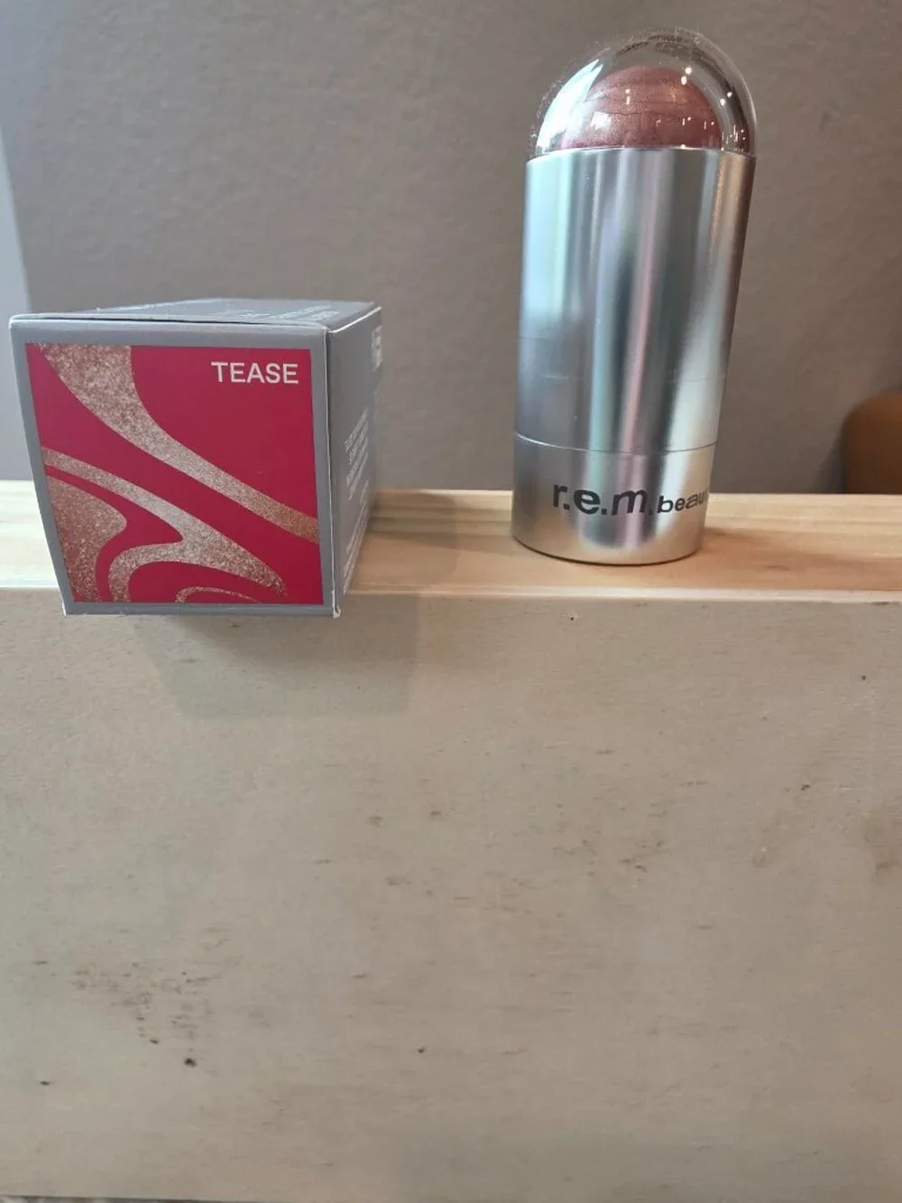 r.e.m. beauty Blush & Highlight Stick Tease NEW