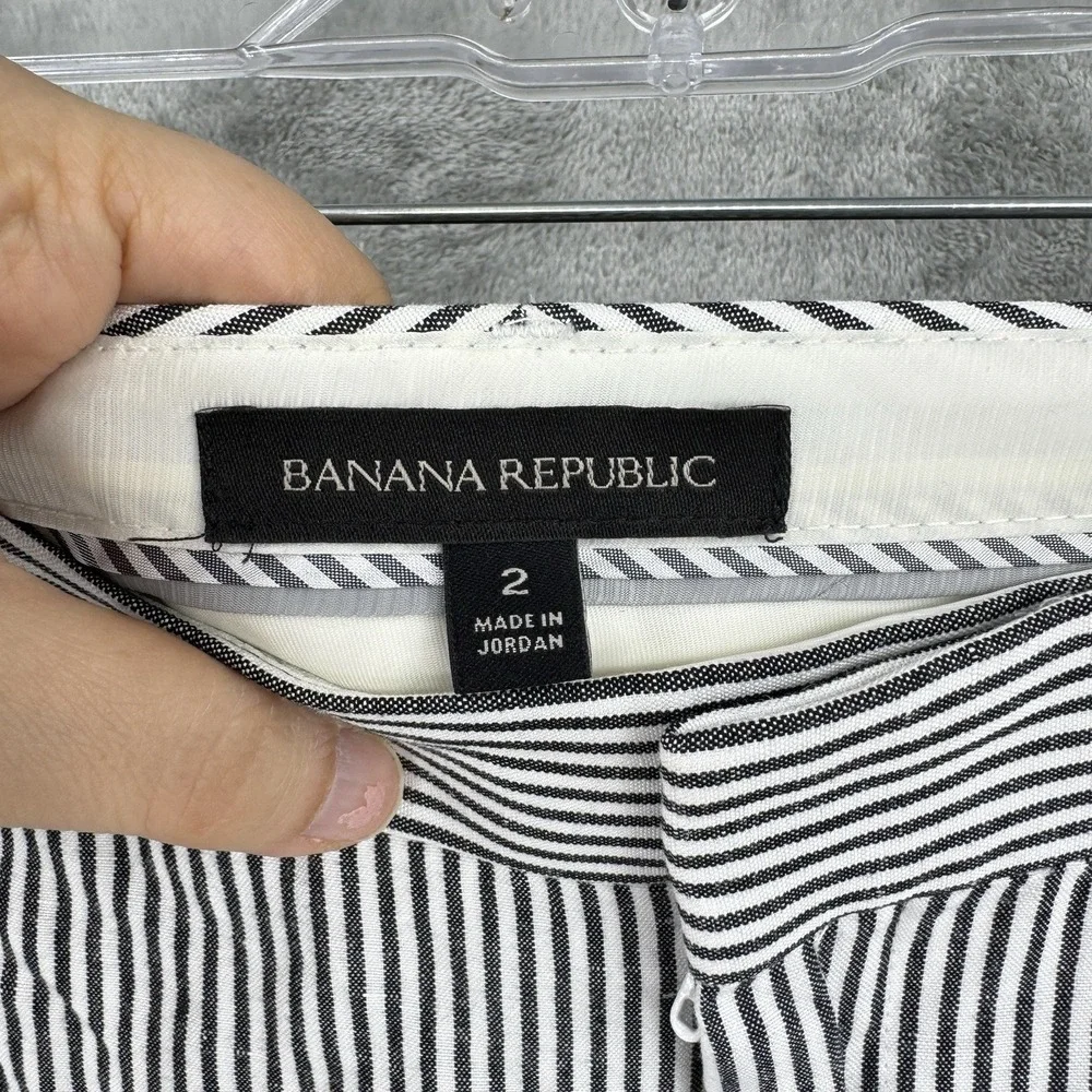 Banana Republic pockets if one