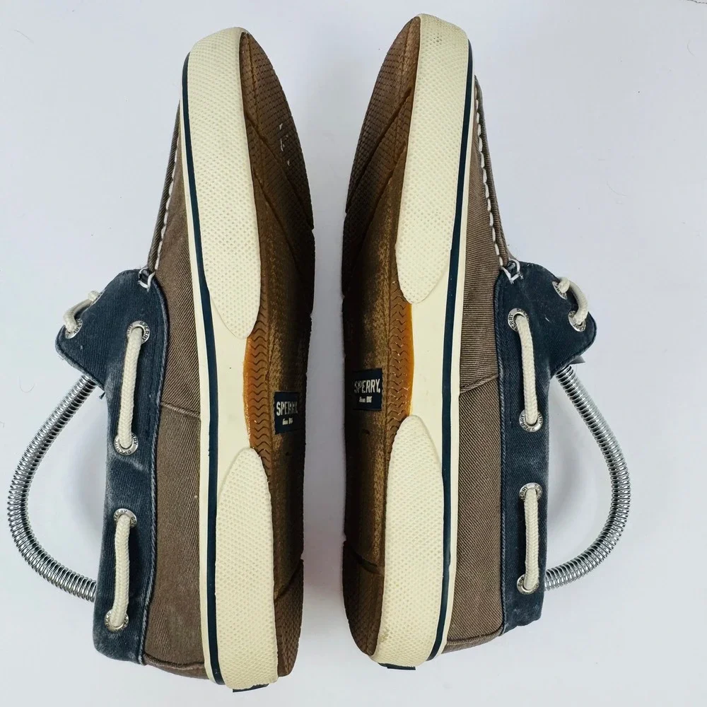 Sperry brand top