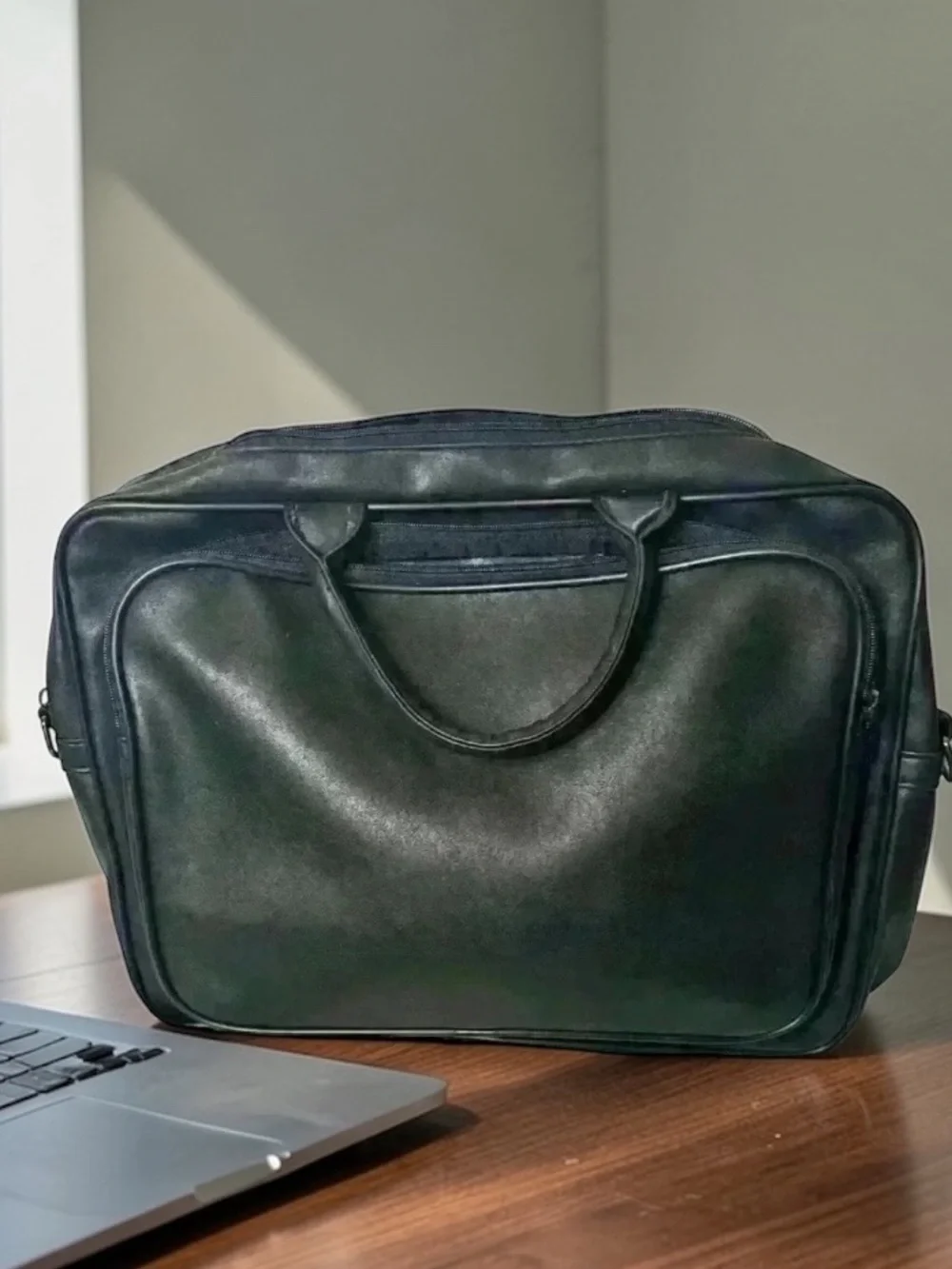 Travelwell black structured