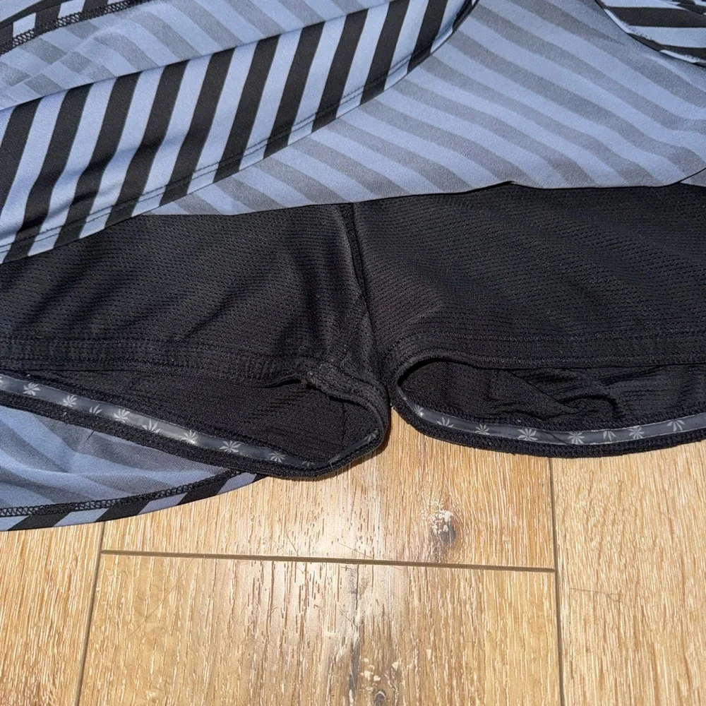 Athleta Black and Gray Striped Skort Large‎