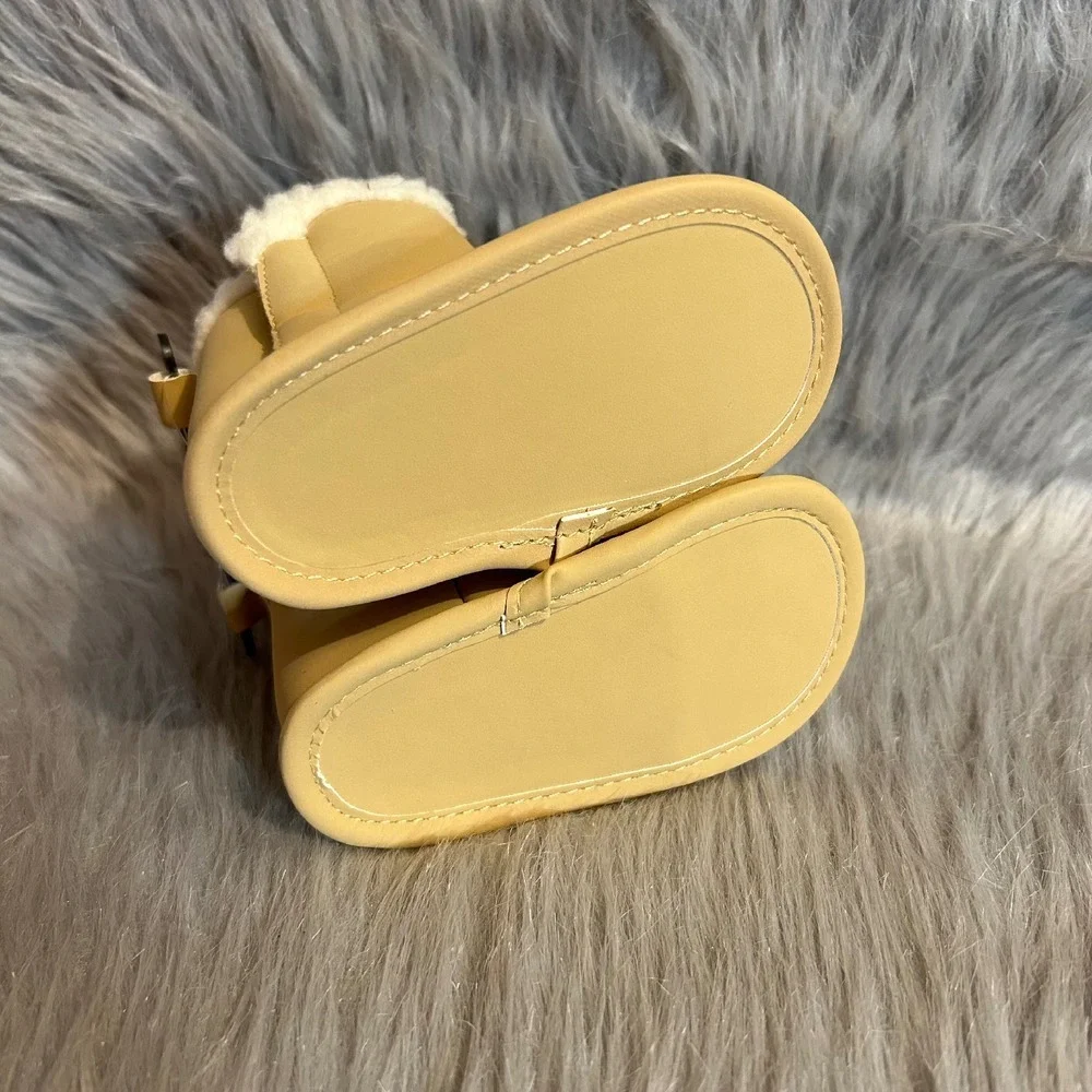 Carter's Child‎ Of Mine Crib Shoes Baby Size 3-6 Months Beige Boots Booties NEW