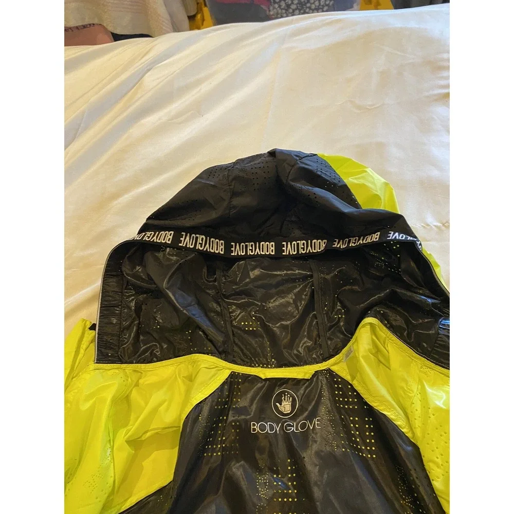 Body Glove stay stylish