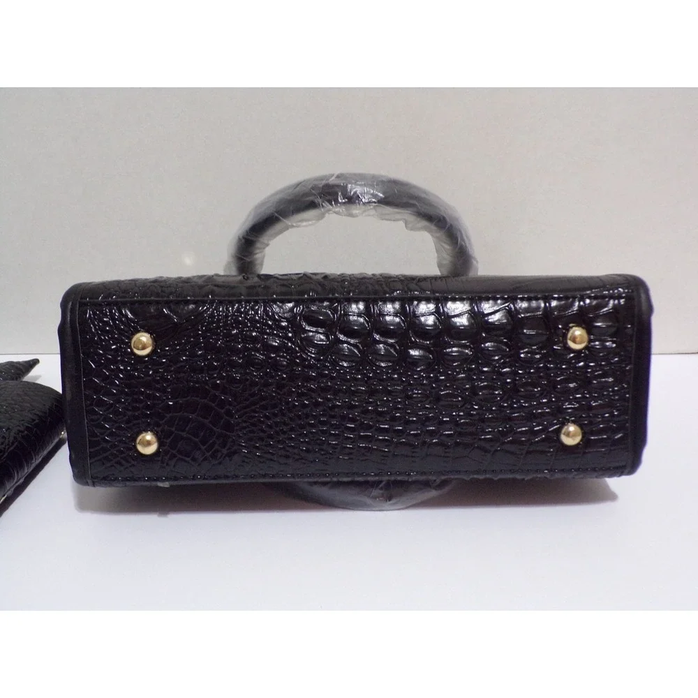 The Unbranded Brand this black