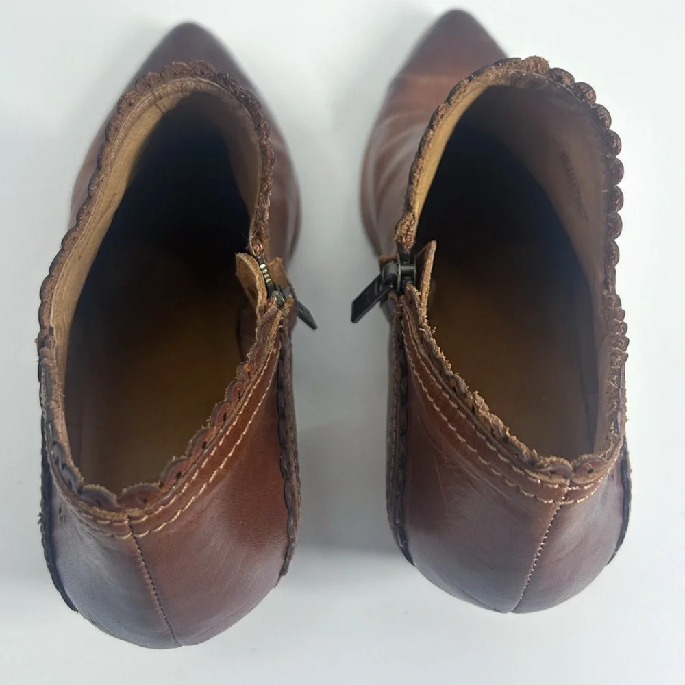 Frye Reed Brown Leather Scallop Trim Heeled Ankle Booties Size 9