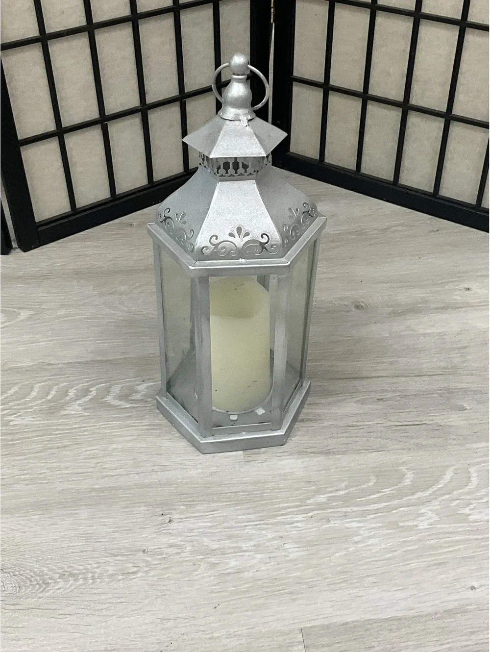 N/A silver table