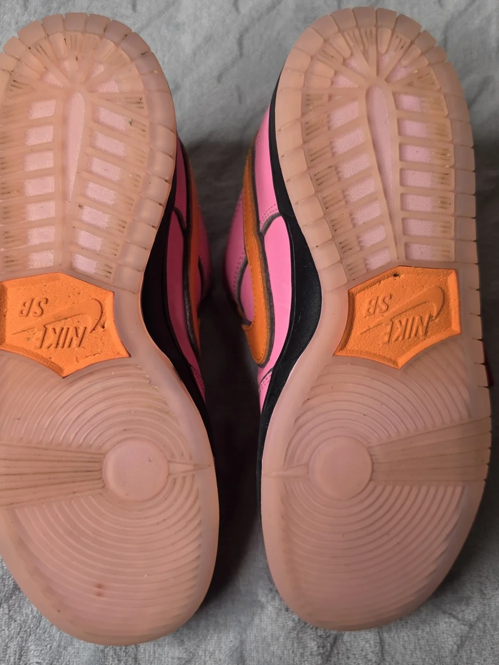 Nike vibrant pink