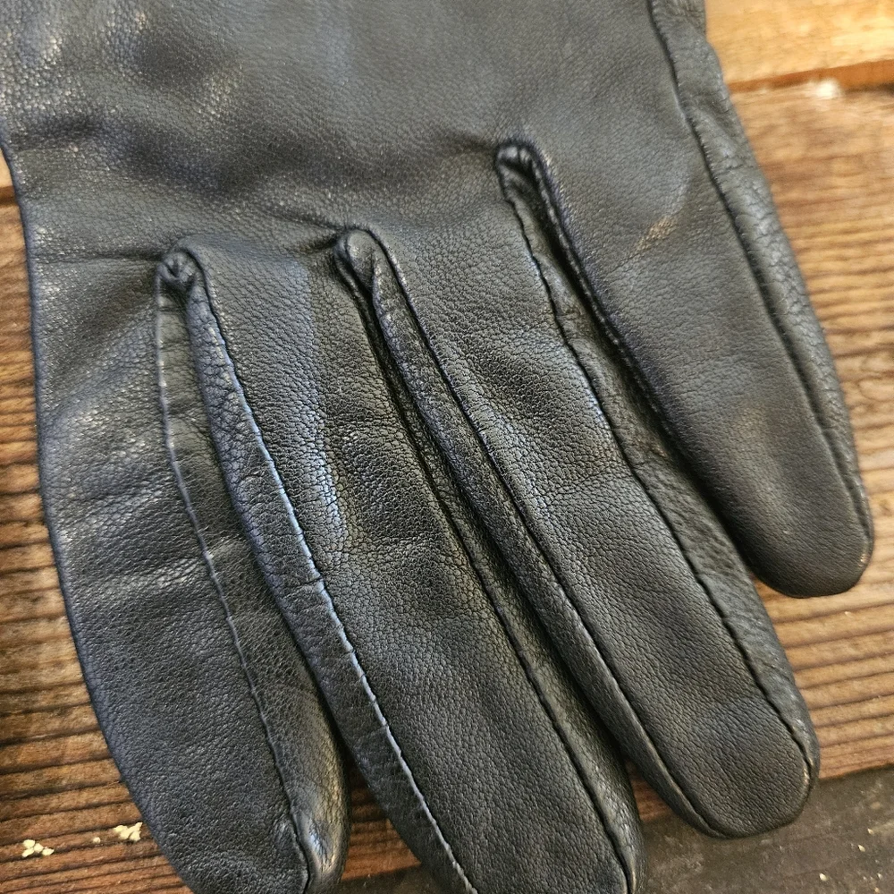 N/A black leather