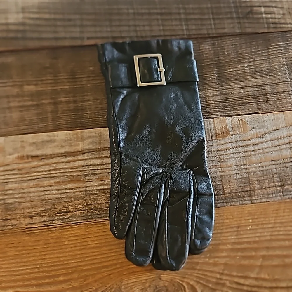 N/A black leather