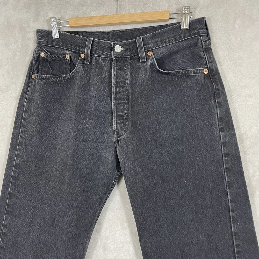 Levis item excellent