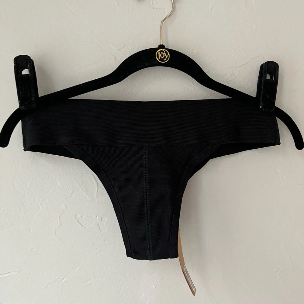 SKIMS nwt last