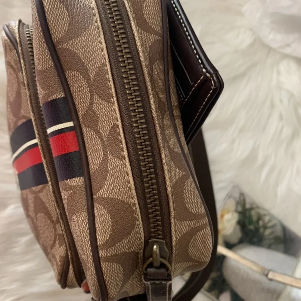 Coach elegant messenger
