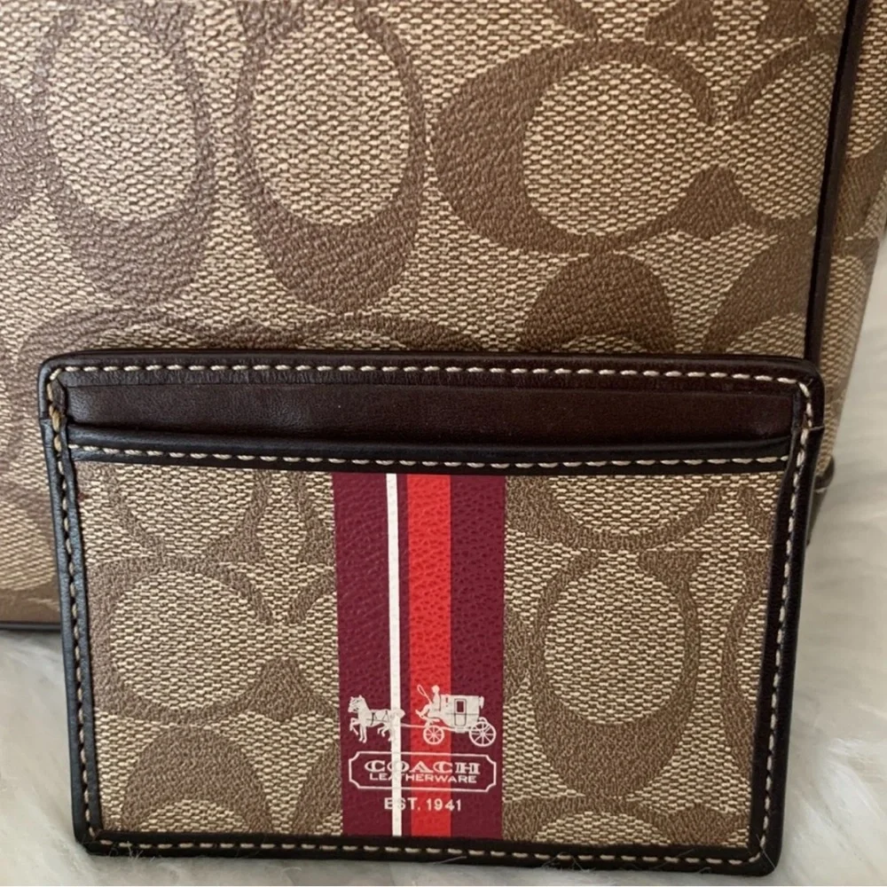 Coach elegant messenger