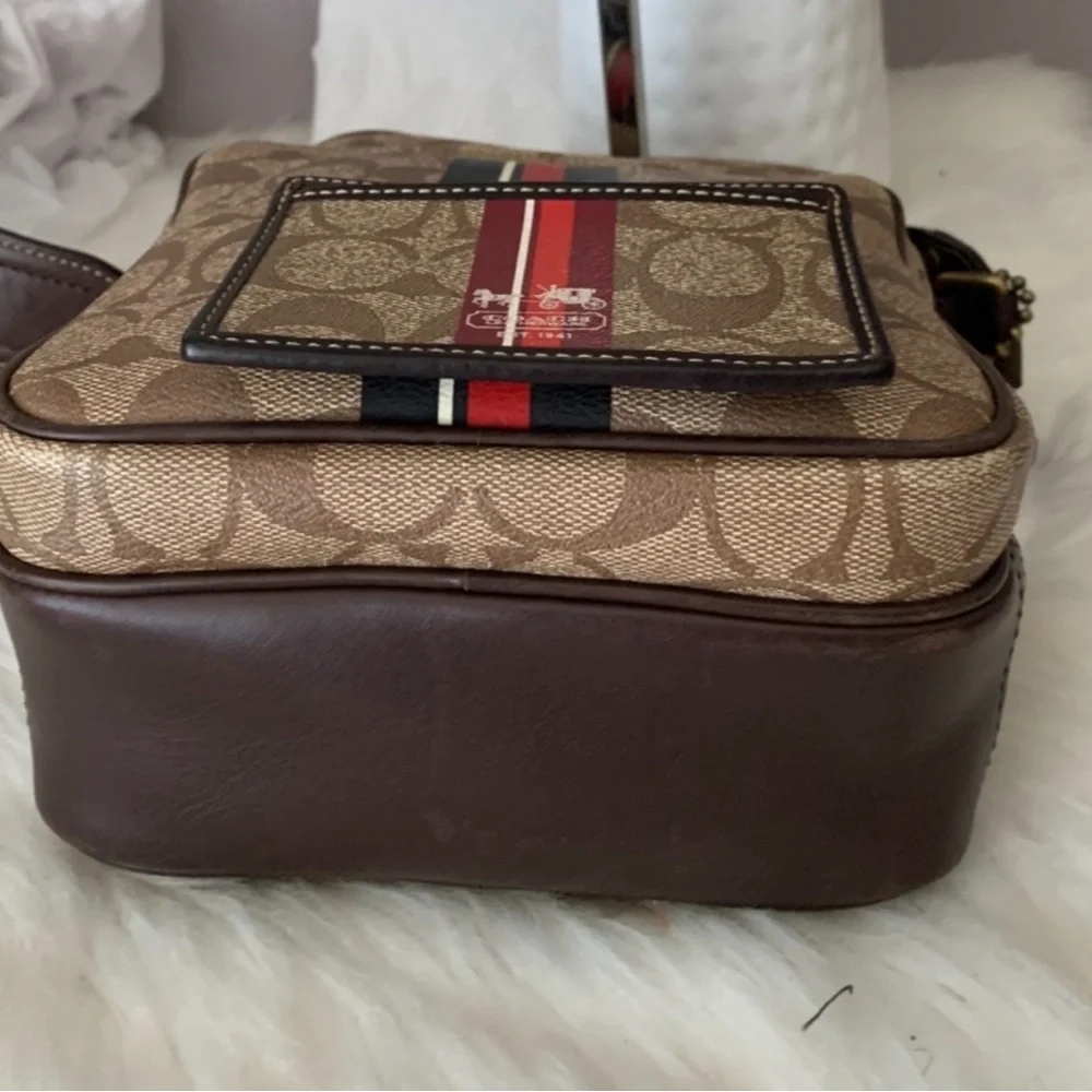 Coach elegant messenger
