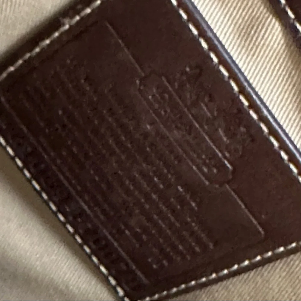 Coach elegant messenger