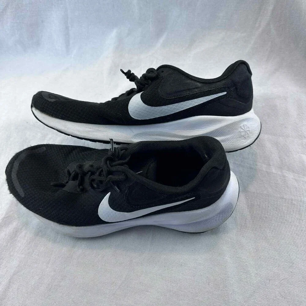 Nike lightweight breathable