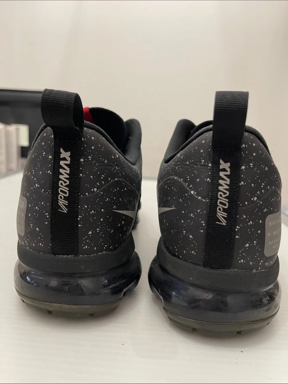 NIKE AIR VAPORMAX FLYNIT UTILITY RUNNING SNEAKERS MENS SIZE 11.5