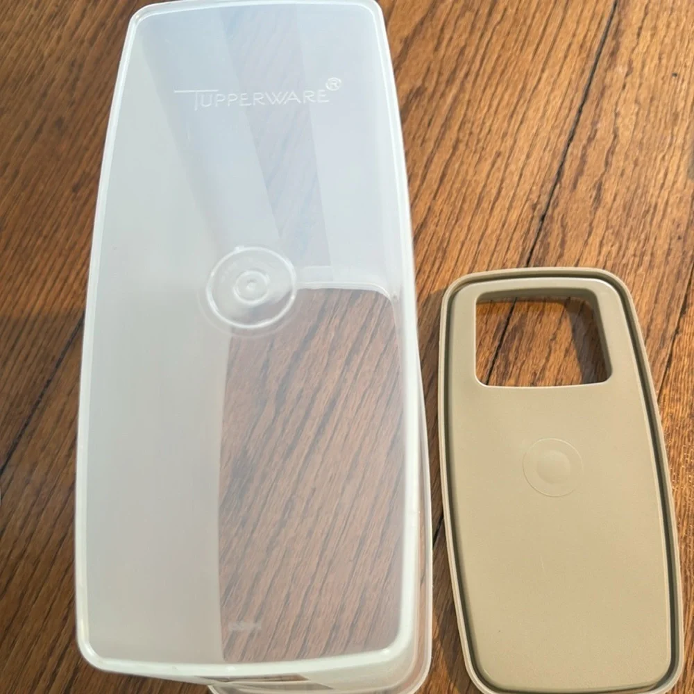 Tupperware vintage cereal