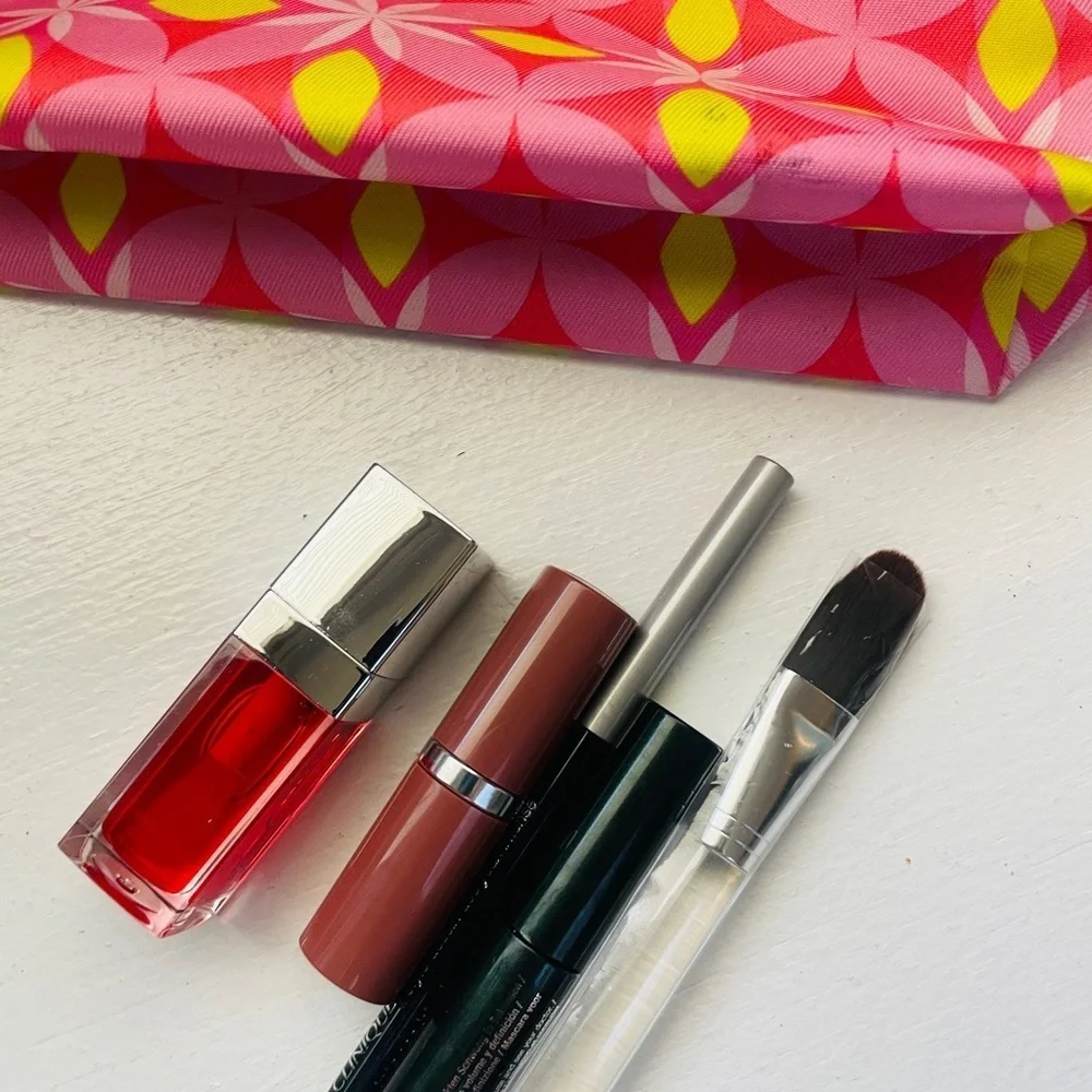 Clinique vibrant pink