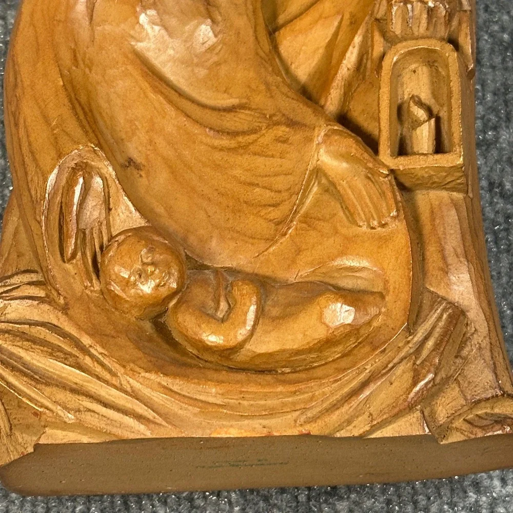Unbranded hand carved