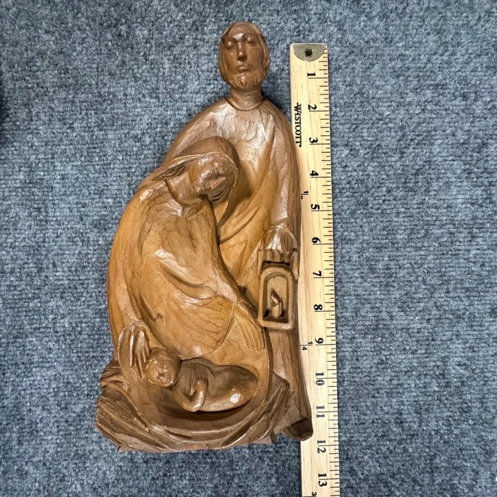 Unbranded hand carved