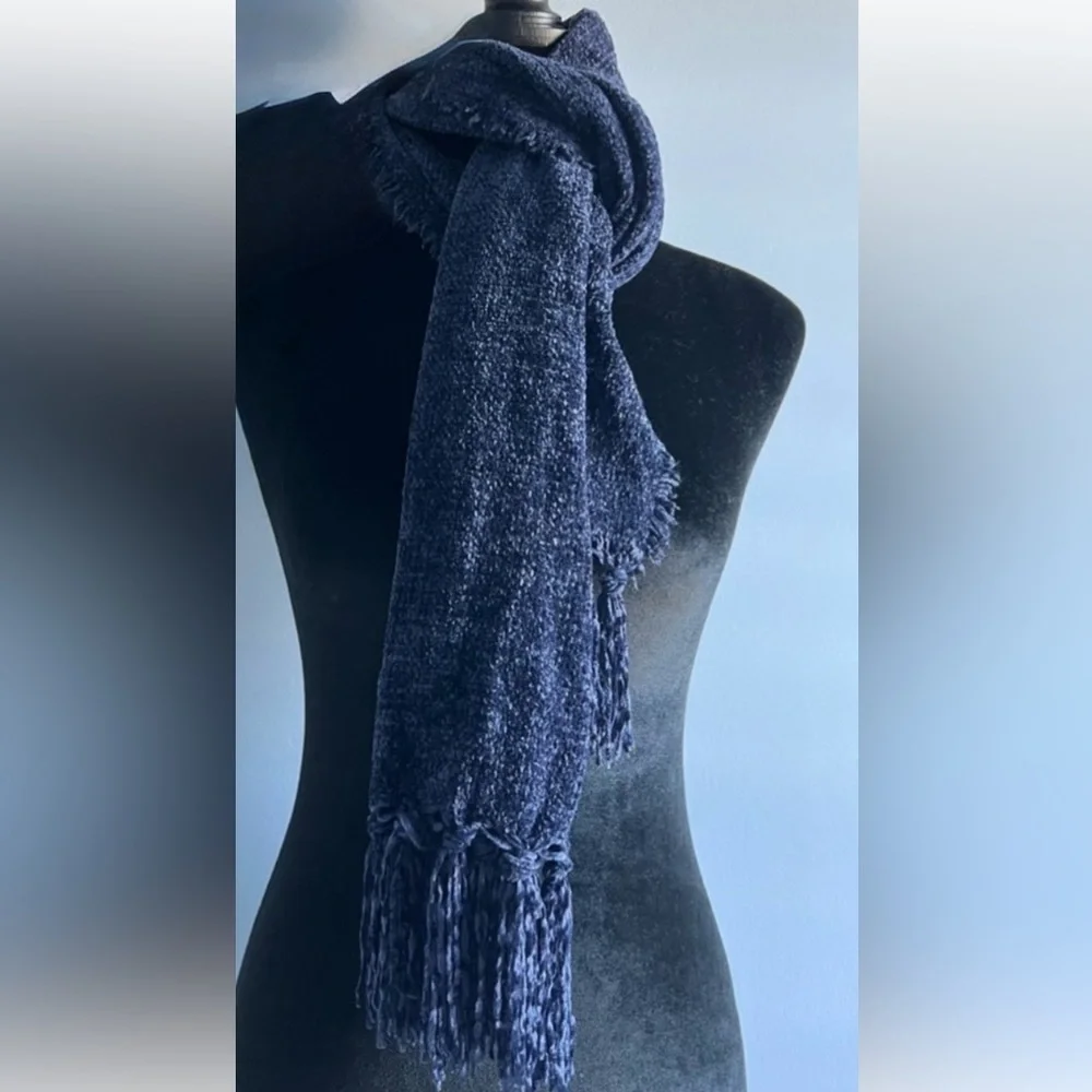 NWT Macys’ Style & Co. Women’s Chenille Fringe Scarf Gifts Stocking Stuffer Soft