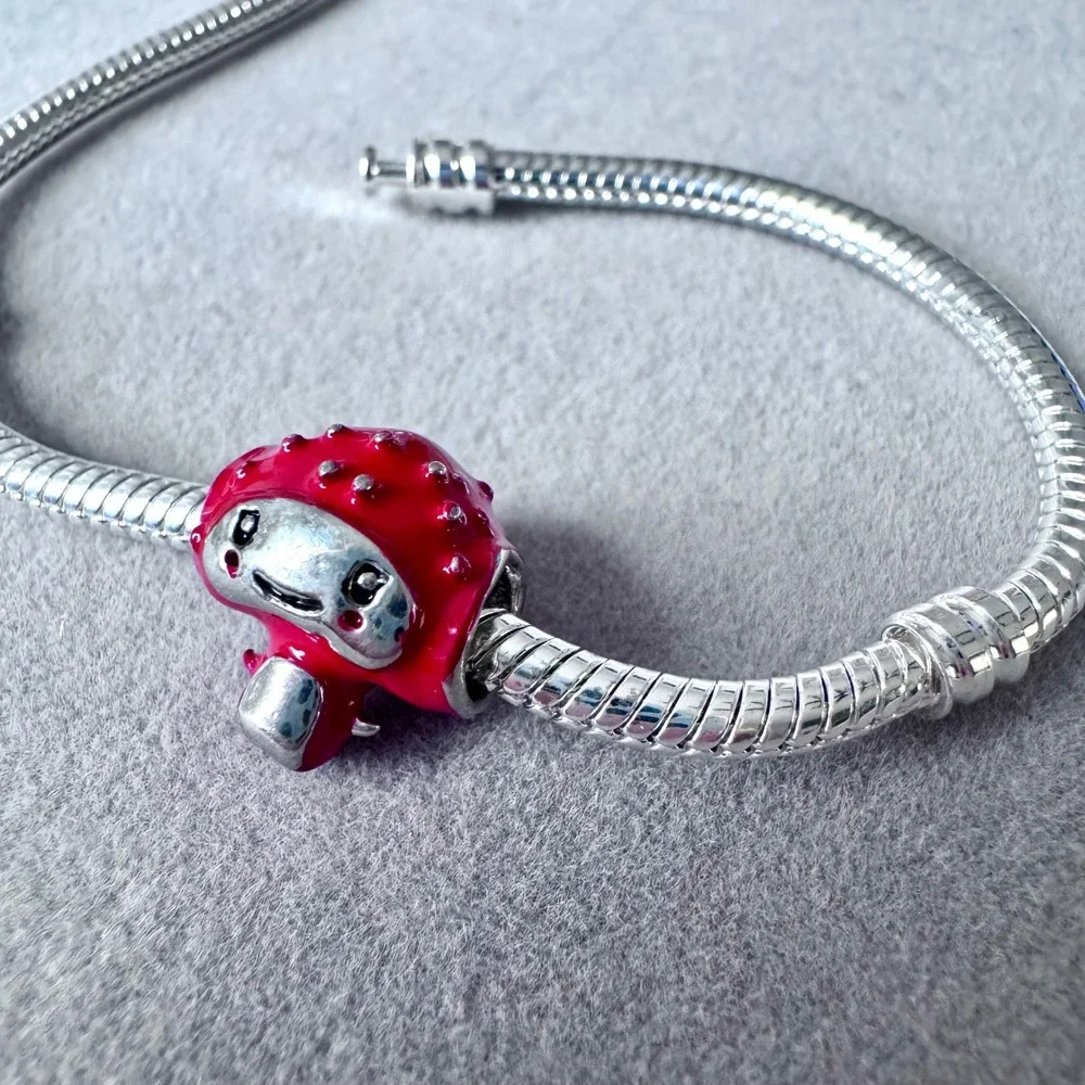 Pandora red mushroom