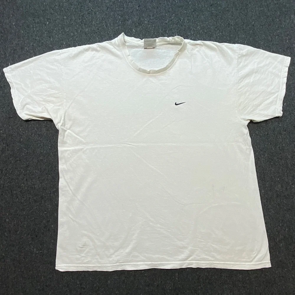 Nike T Shirt XL Mens White Sportswear Embroidered Swoosh Logo‎ Tee