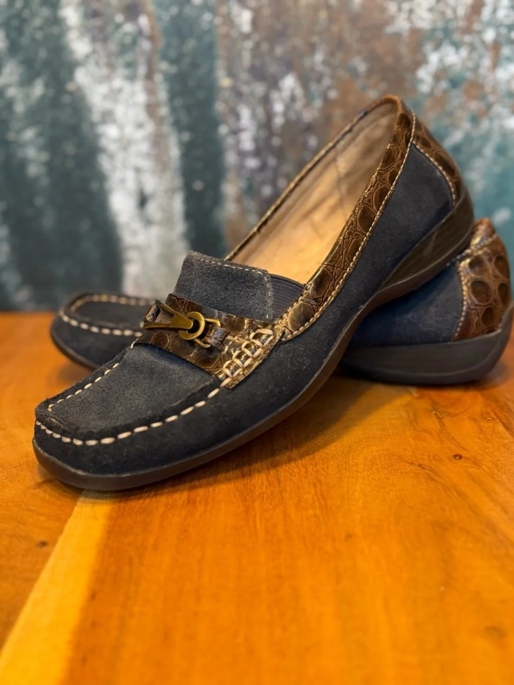 Classic Old Money Naturalizer Navy Suede Loafers Gold Bit‎ 7.5 (GUC)