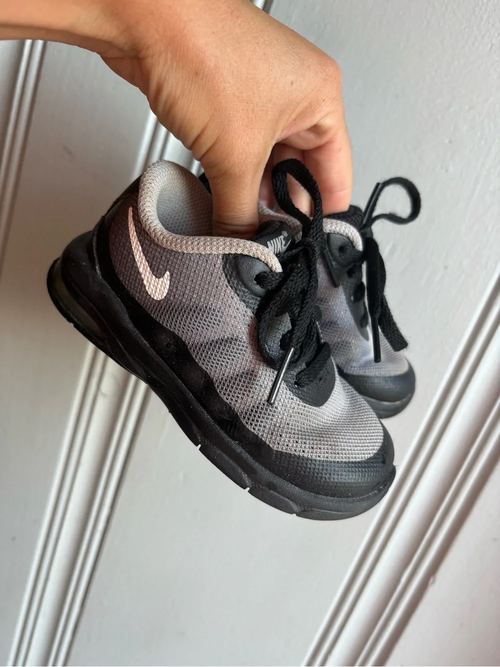 7C Nike Kids' Gray and Black Athletic Lace Up Sneakers