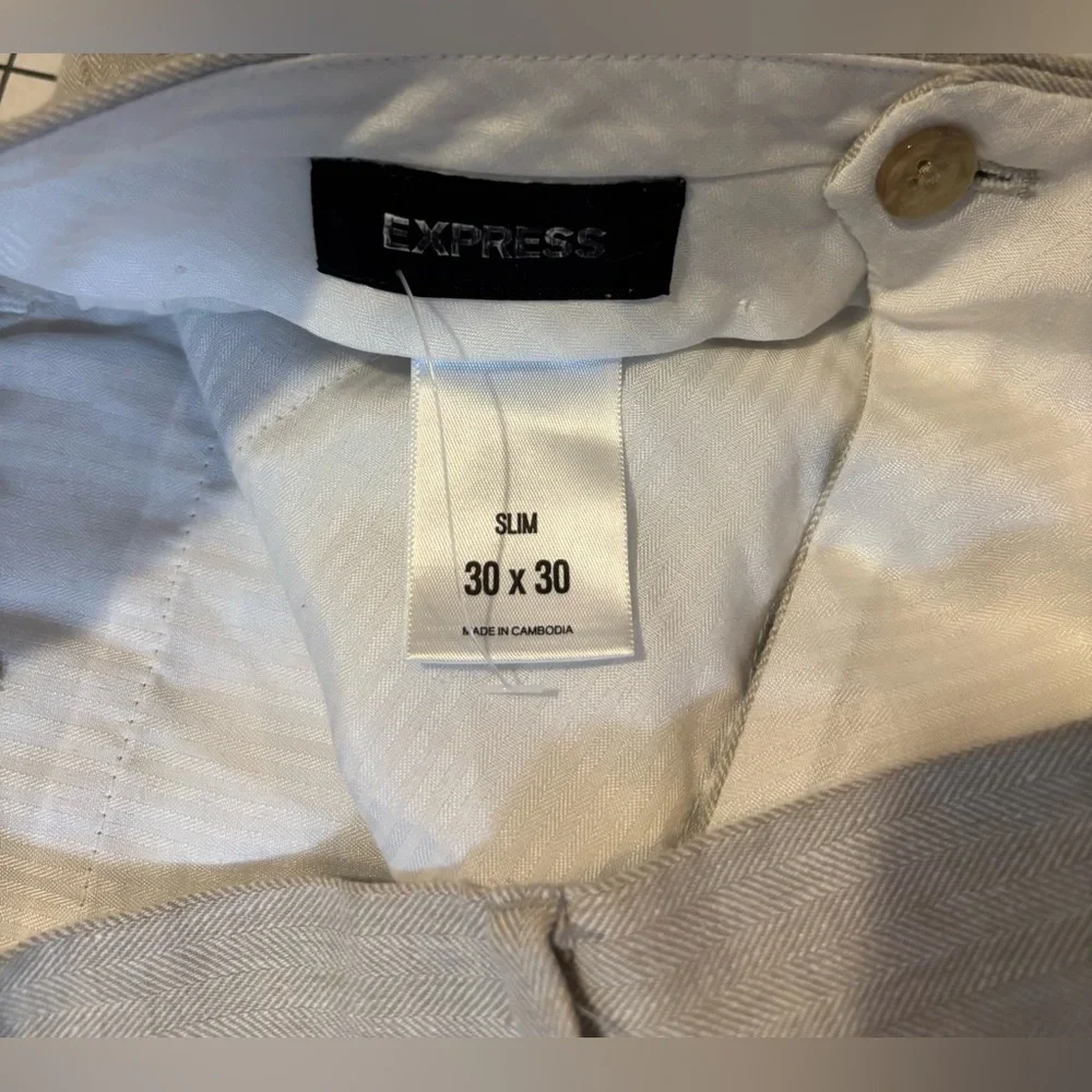 NWOT Express Men’s Size‎ 30/30 Beige Slim Fit Linen Blend Pants